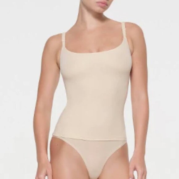 SKIMS Tops - Skims Cami Tank Top Womens Small Sand Back Smoother Scoop Neck Fits Everybody